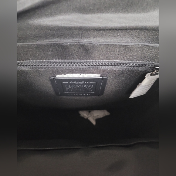 Backpack - Picture 3 of 6